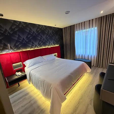 فندق Montecarlo 2*
