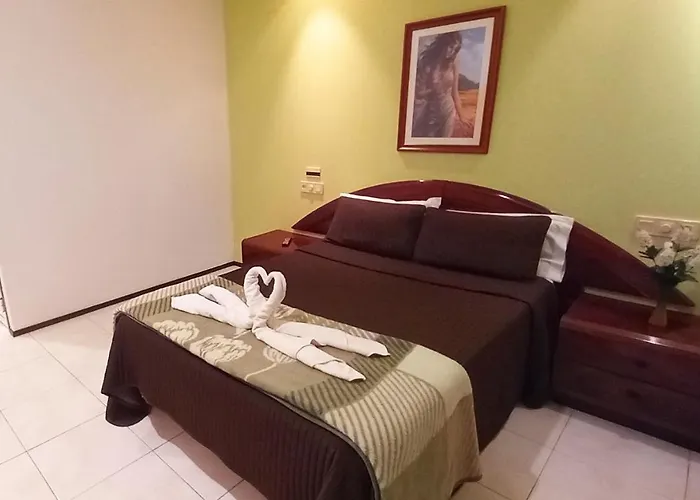 Montecarlo Hotel Teo